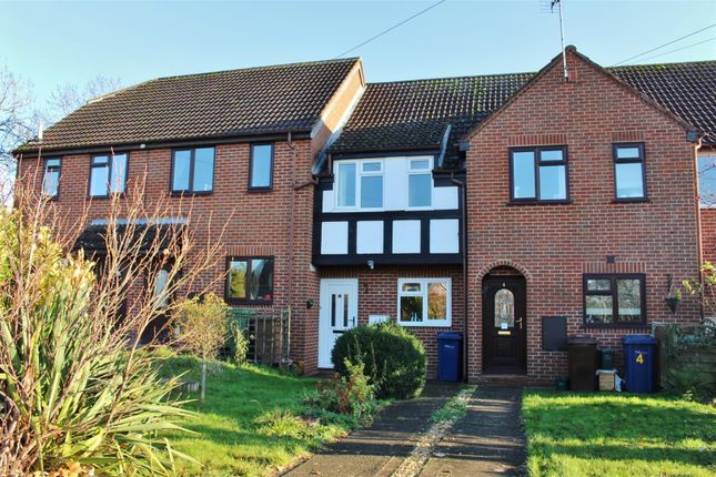 2 bed property, in Springhill Court, £230,000