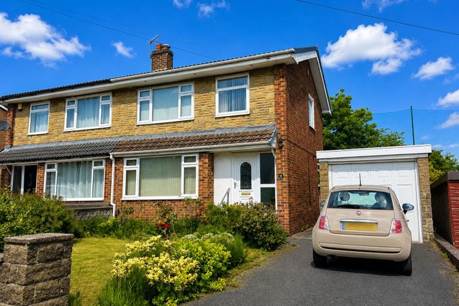 3 bed property, in Wynford Way, £195,000