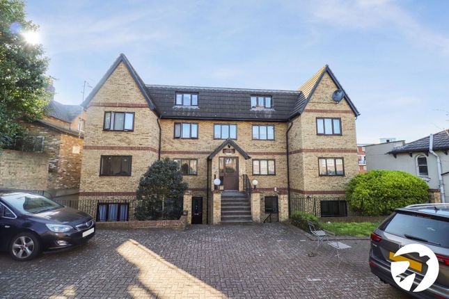 1 bed property, in Lower Park Road, £160,000