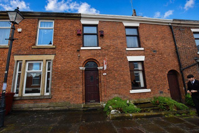 3 bed property, in Strawberry Bank, £145,000
