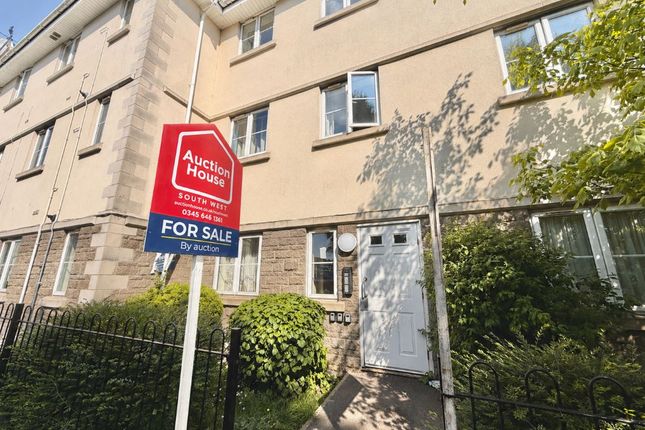 2 bed property, in 83 Moravian Road, £120,000