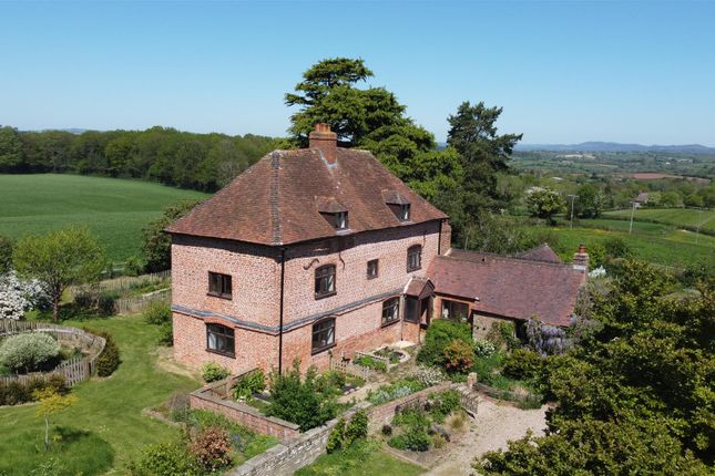5 bed property, in Cliffords Mesne, £950,000