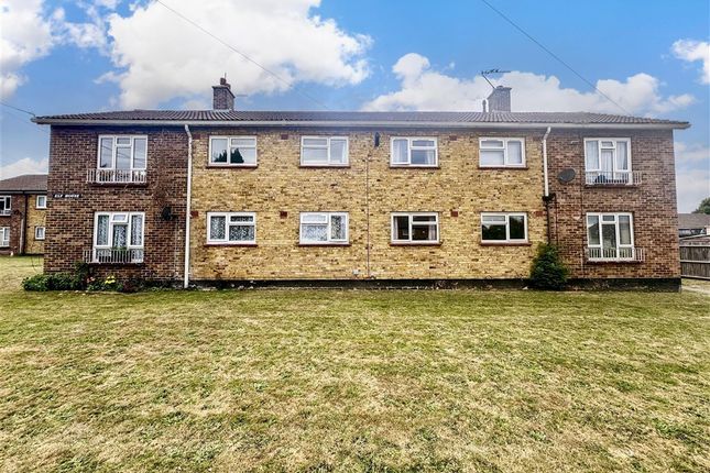 2 bed property, in Leicester Road, £120,000
