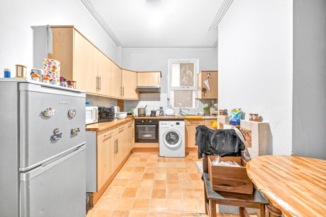 3 bed property, in Lordship Lane, £750,000