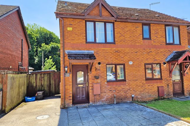 2 bed property, in Fynnon Y Maen, £165,000