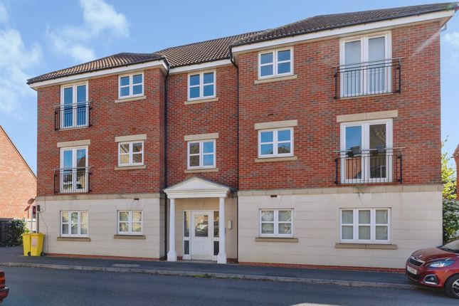 2 bed property, in Stillington Crescent, £100,000