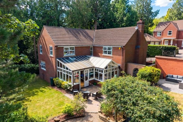 4 bed property, in Jocelyn Mead, £650,000