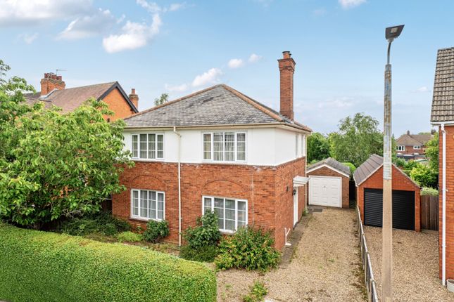3 bed property, in Haffenden Road, £400,000