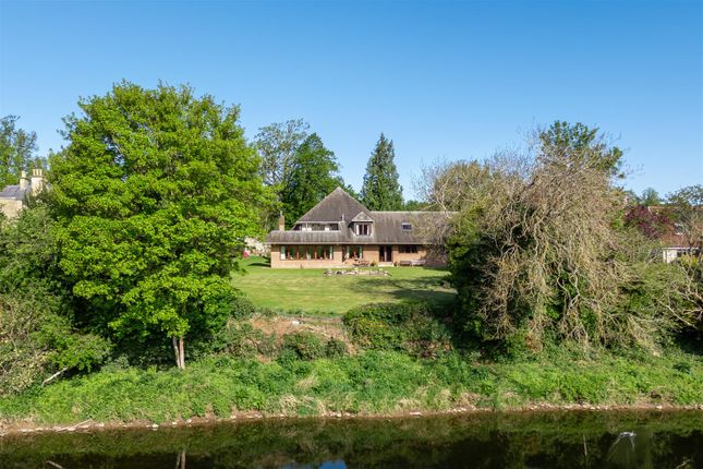 5 bed property, in Tweedsyde House, £900,000