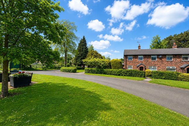 3 bed property, in Warford Crescent, £450,000