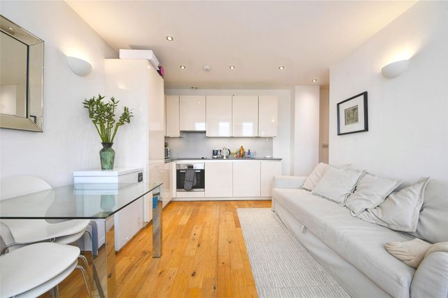 1 bed property, in Channelsea House, £225,000