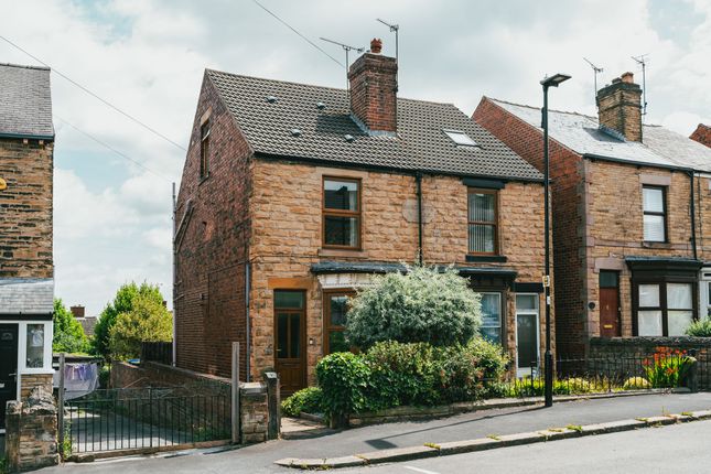 3 bed property, in Vicar Lane, £190,000