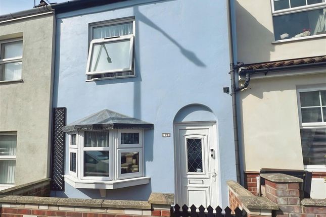 2 bed property, in Cambridge Road, £150,000