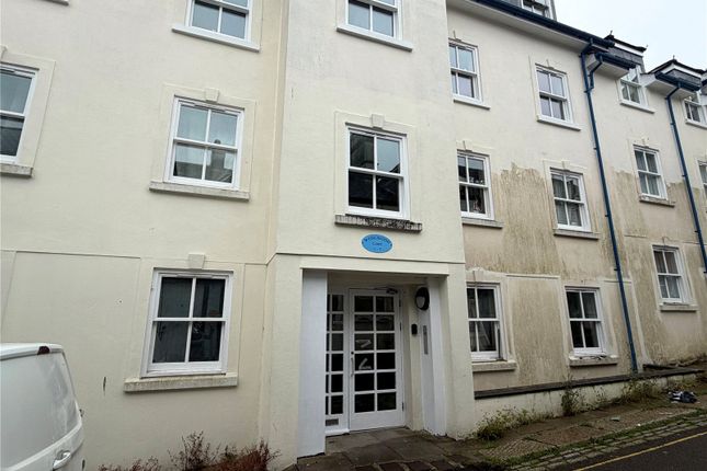 2 bed property, in Lower Lux Street, £79,500