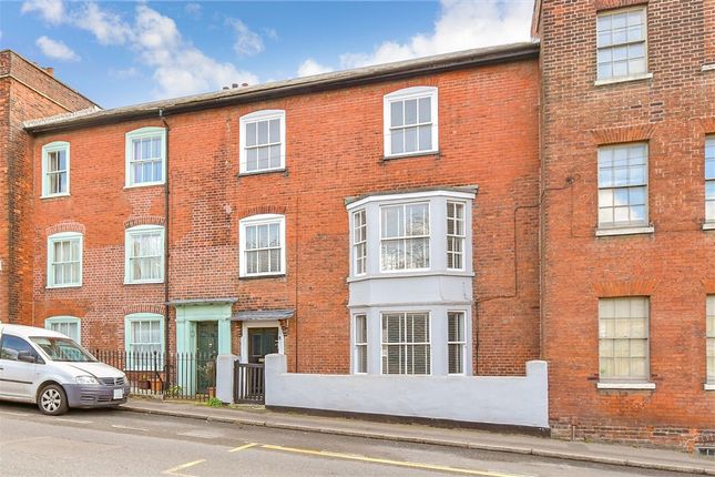 5 bed property, in Frindsbury Road, £375,000