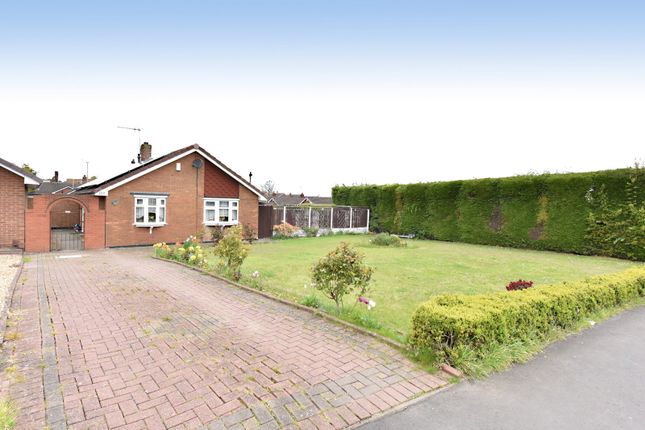 2 bed property, in Kingswinford, £320,000