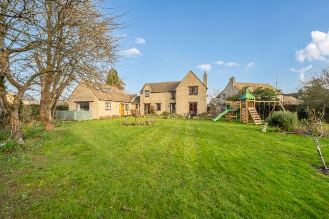 6 bed property, in New Road, £900,000