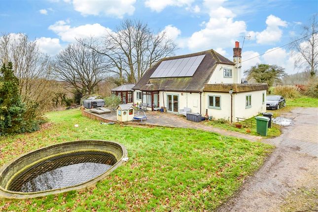 3 bed property, in Fairbourne Lane, £850,000