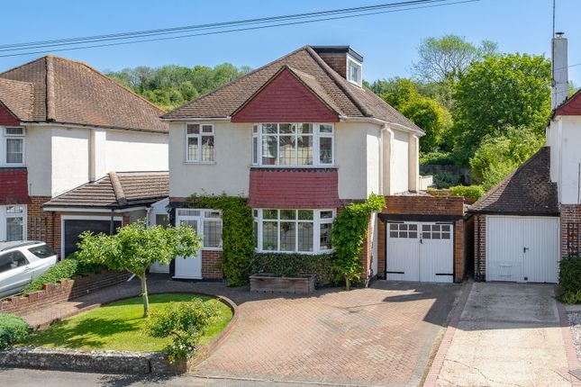 3 bed property, in Coulsdon, £675,000