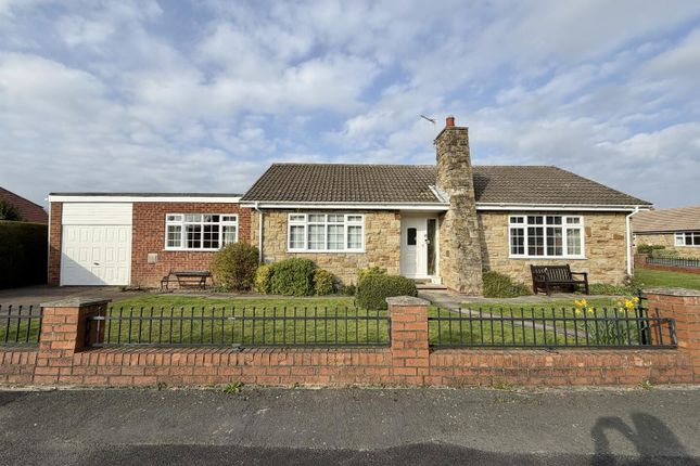 3 bed property, in Oakwood Close, £350,000