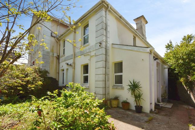 3 bed property, in Cleveland Road, £240,000