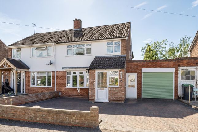 3 bed property, in Fulmar Road, £375,000