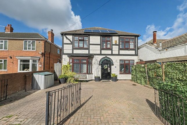 5 bed property, in Marshall Avenue, £250,000