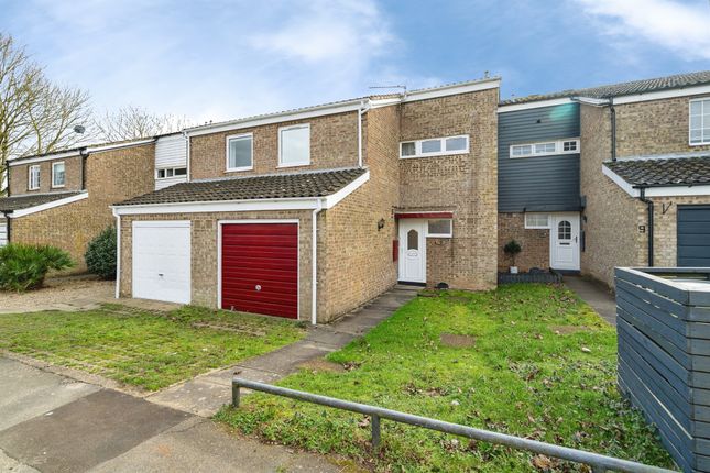 3 bed property, in Edith Cavell Close, £230,000