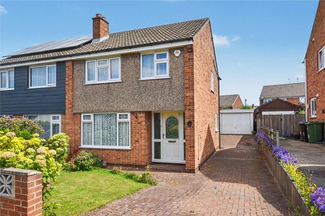 3 bed property, in Denesway, £265,000