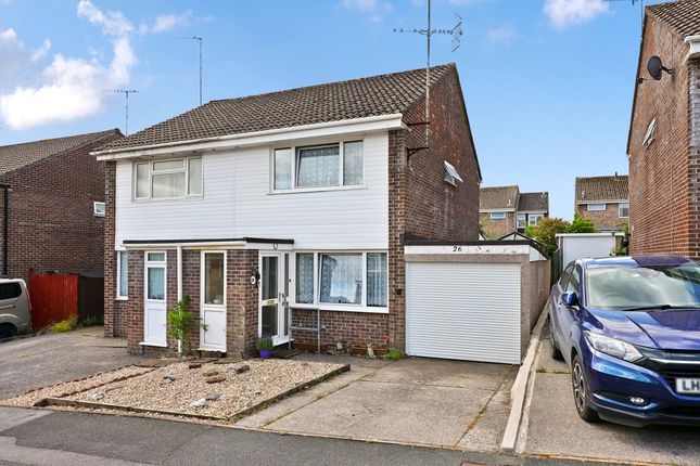 2 bed property, in Davy Close, £180,000