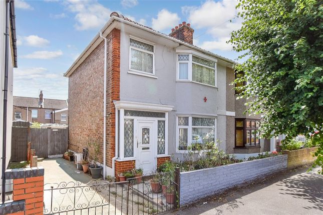 3 bed property, in Cecil Road, £500,000