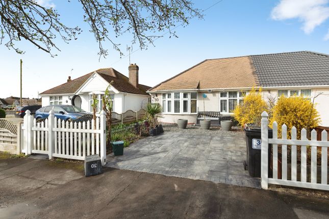 2 bed property, in Laburnum Avenue, £375,000