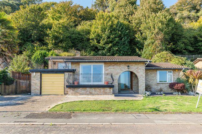 3 bed property, in Cul-De-Sac Village Location, £390,000