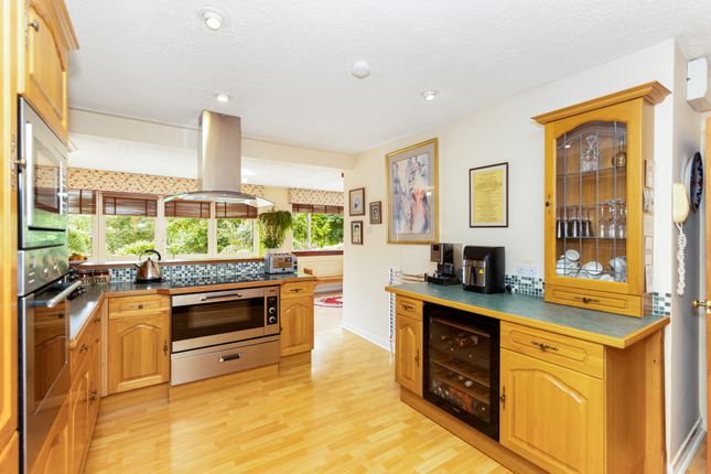 5 bed property, in 3 Murieston Road, £690,000