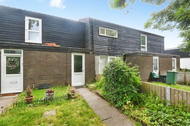 1 bed property, in Gloucester Way, £100,000