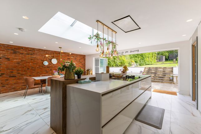 4 bed property, in Caldecote Gardens, £900,000