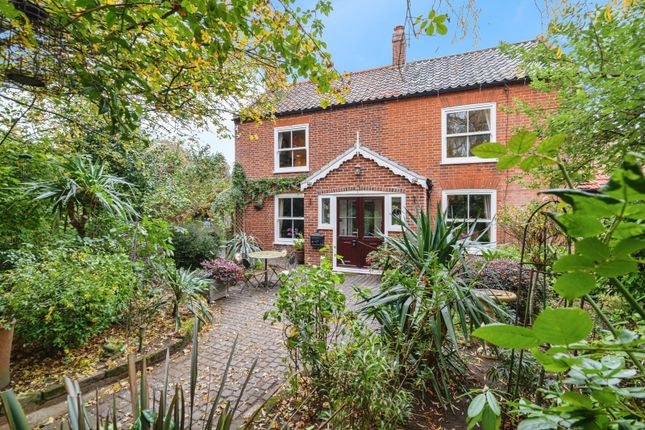 4 bed property, in The Street, £750,000