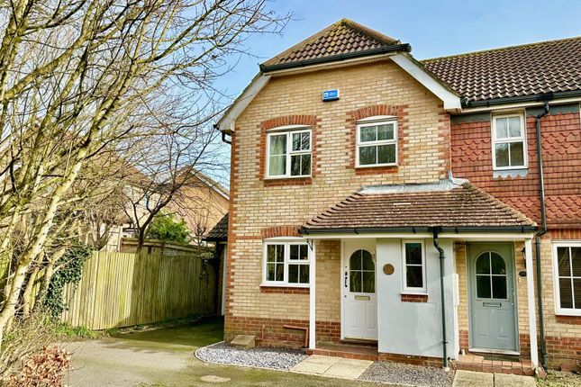 3 bed property, in Ticehurst Close, £299,950