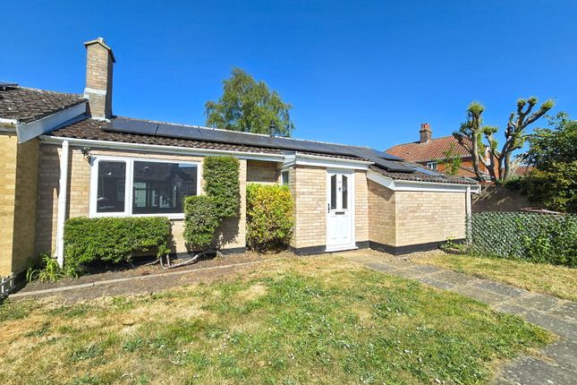 2 bed property, in Northfield Gardens, £190,000