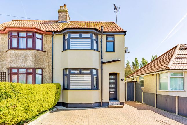 2 bed property, in Kirkley Run, £220,000