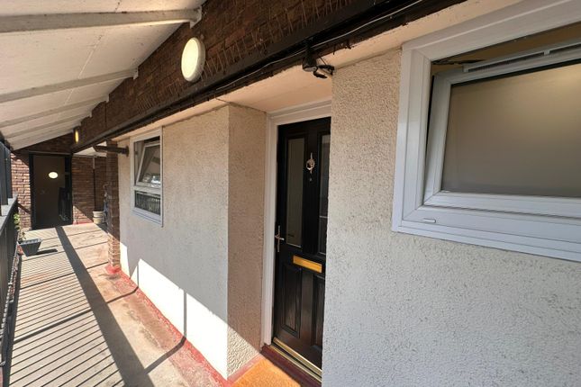 1 bed property, in Spanby Road, £280,000