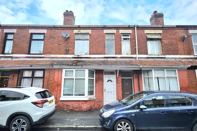 3 bed property, in Cadogan Street, £180,000