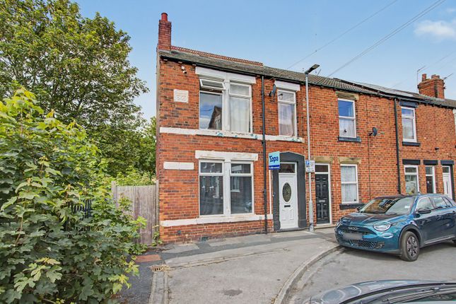 3 bed property, in Newland Street, £200,000