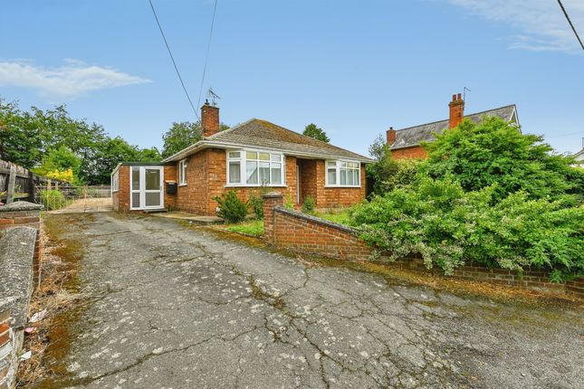 2 bed property, in Westgate Street, £220,000