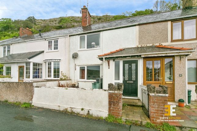 2 bed property, in Tyn Y Coed Road, £190,000