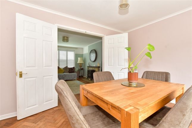 3 bed property, in Trelawne Drive, £650,000