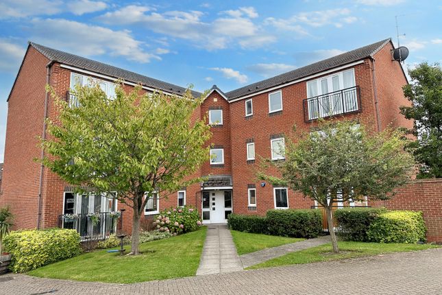 2 bed property, in Moorhouse Close, £115,500