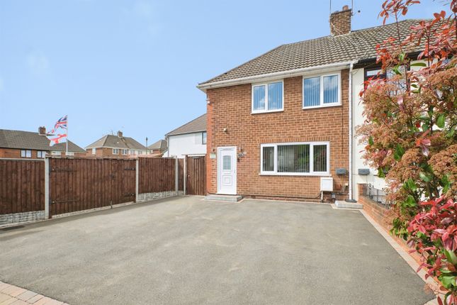 2 bed property, in Wandsworth Road, £250,000