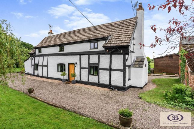 4 bed property, in Plant Lane, £825,000