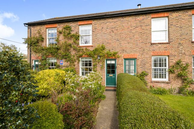 2 bed property, in St. Patricks Row, £325,000